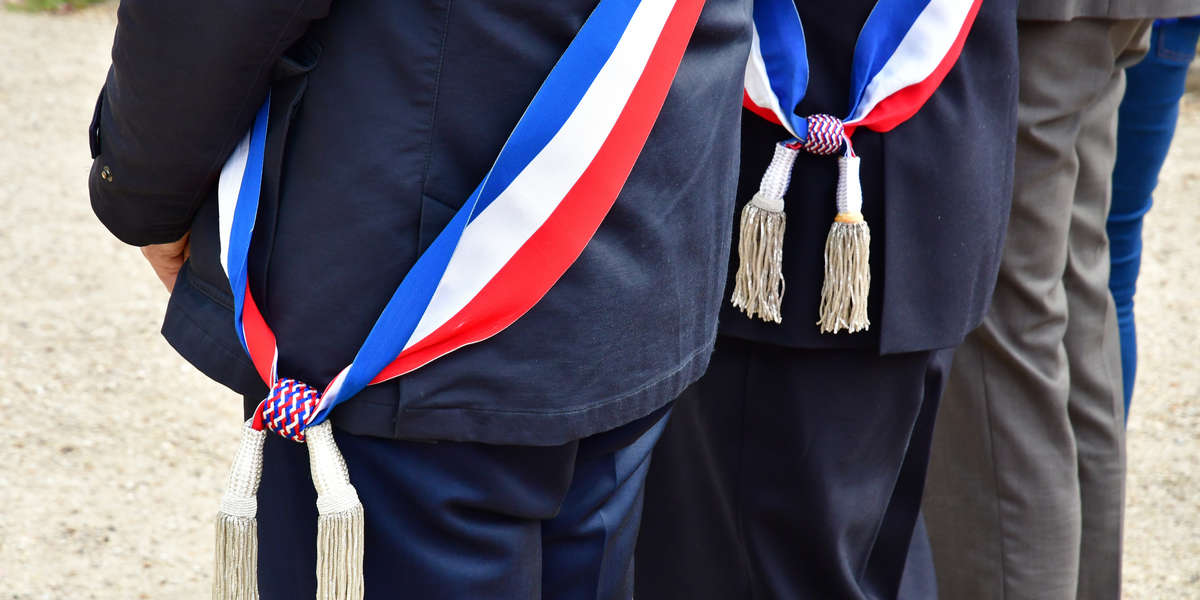 Débattre d'une juste indemnisation des élus