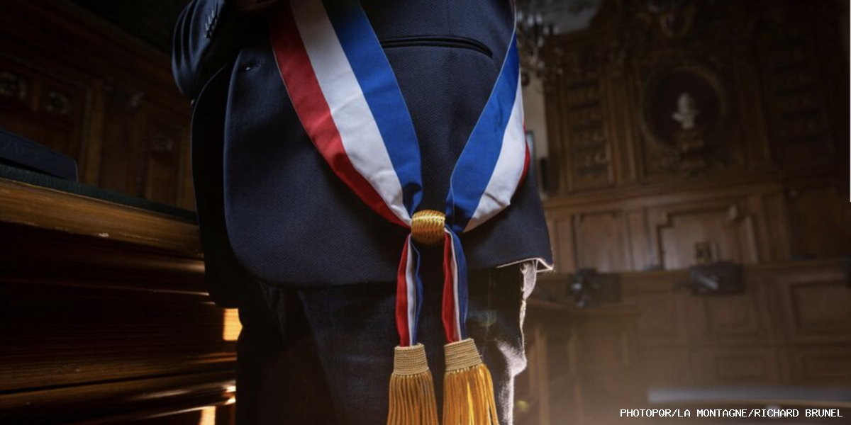 Les maires peuvent toucher de frais de représentation en complément de leurs indemnités de fonction. Une allocation, dont l’enveloppe varie selon la taille des communes.  - PhotoPQR/La Montagne/Richard Brunel « Des zones d’opacité » : restaurants, garde-robe… Le difficile contrôle des frais de représentation des maires